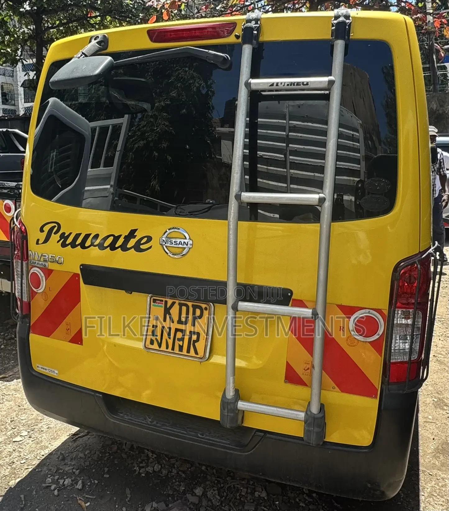 Nissan Caravan (Urvan) 2016 Yellow