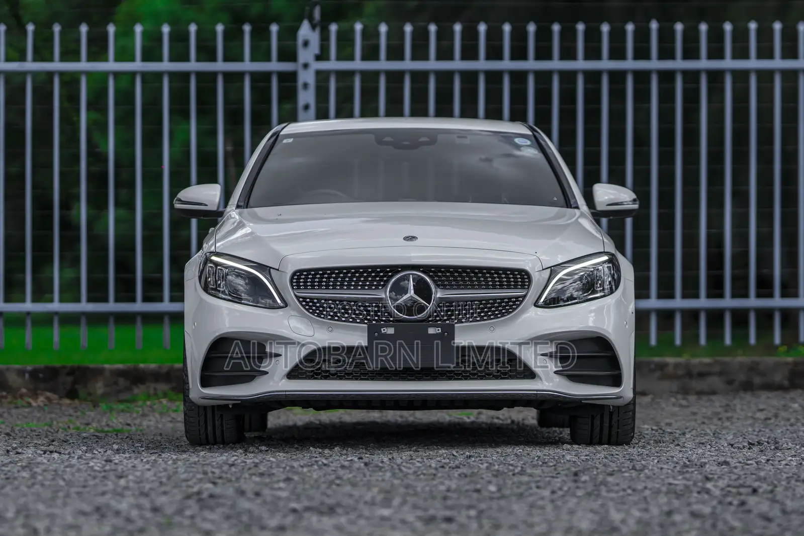 Mercedes-Benz C200 2019 Pearl