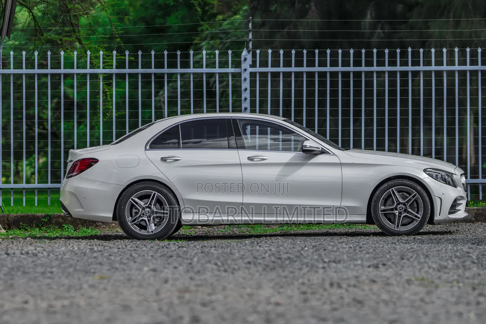 Mercedes-Benz C200 2019 Pearl