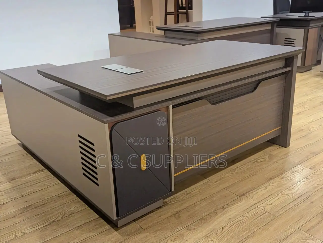 Staff Executive Desk – 1800mm