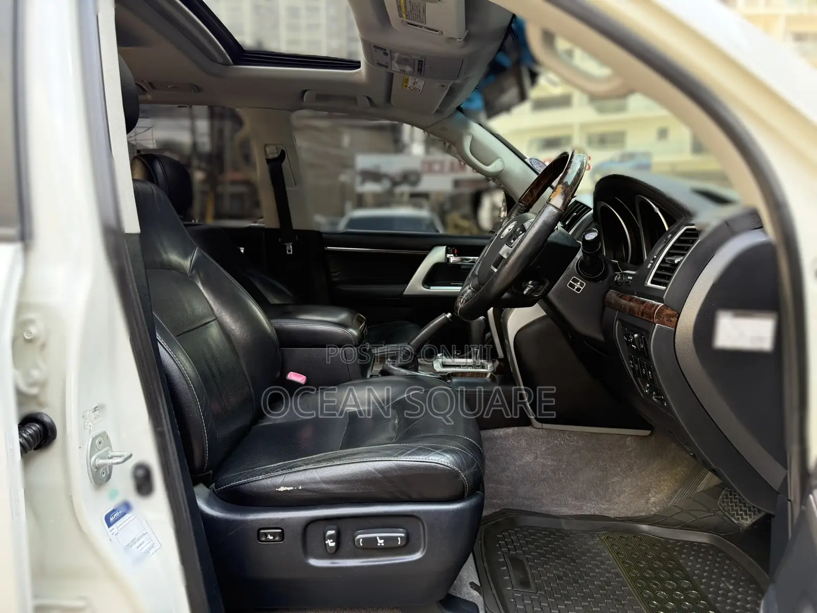 Toyota Land Cruiser 4.6 V8 AX G Selection 2015 White