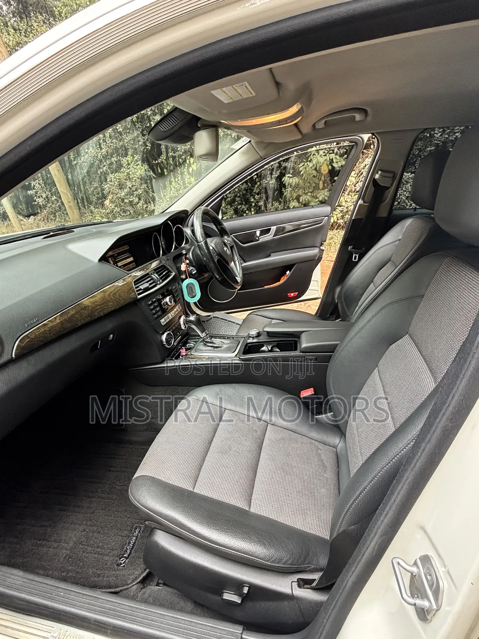 Mercedes-Benz C200 2011 White
