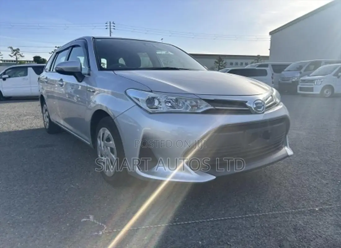 Toyota Corolla Fielder 1.5 Hybrid FWD 2019 Silver