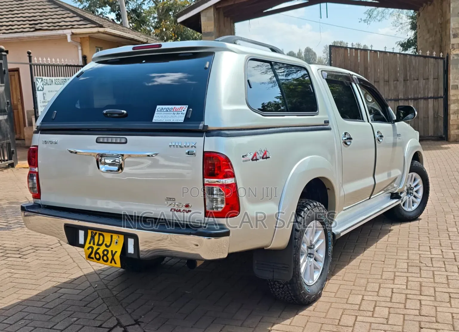 Toyota Hilux 2015 Gray