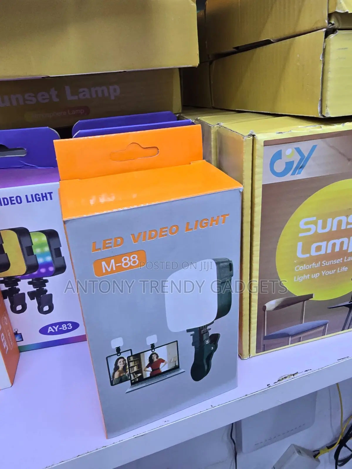 M-88 LED Selfie Light With Adjustable Brightness Clip