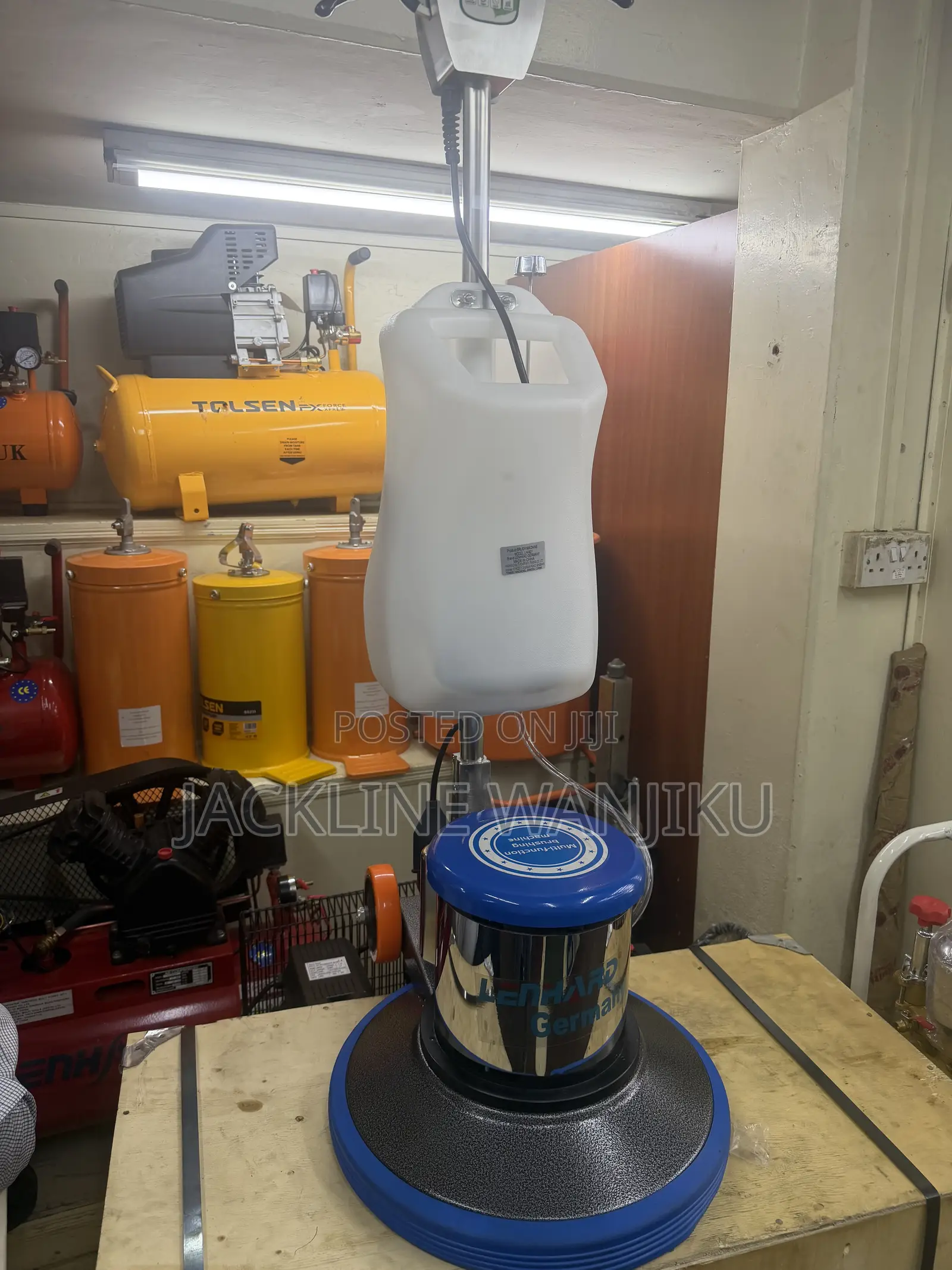Powerful Floor Scrubber Machine Lenhard