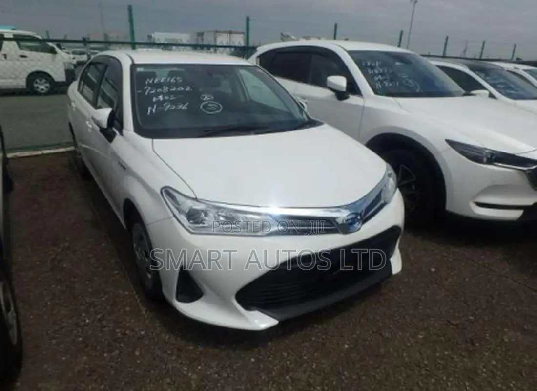 Toyota Axio 1.5 Hybrid 2WD 2019 Off white