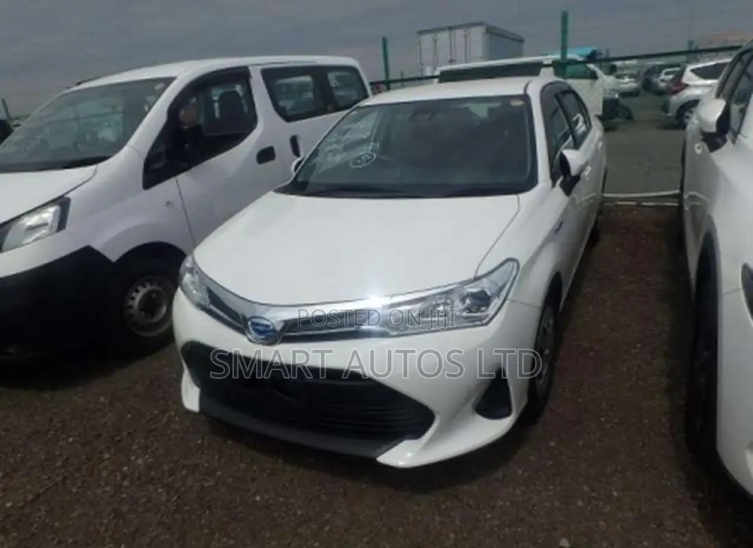 Toyota Axio 1.5 Hybrid 2WD 2019 Off white