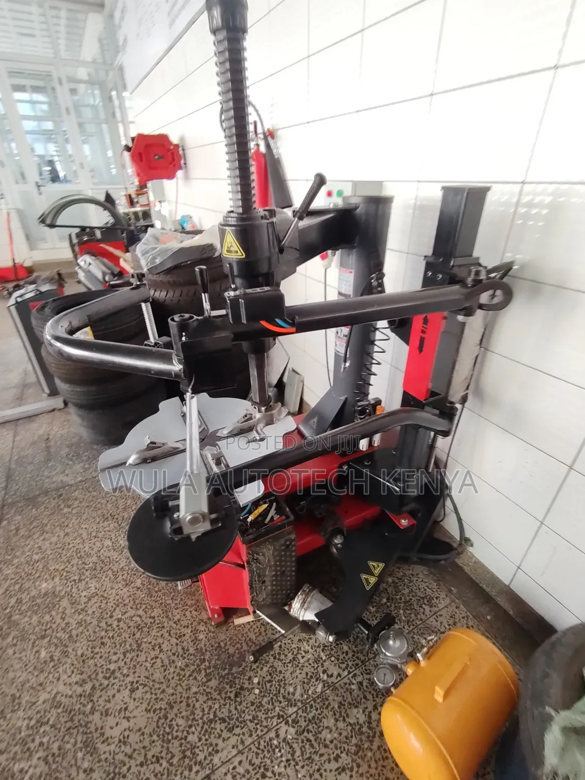High Volume Tyre Service Operations Tyre Changer STC 768R Sunshine
