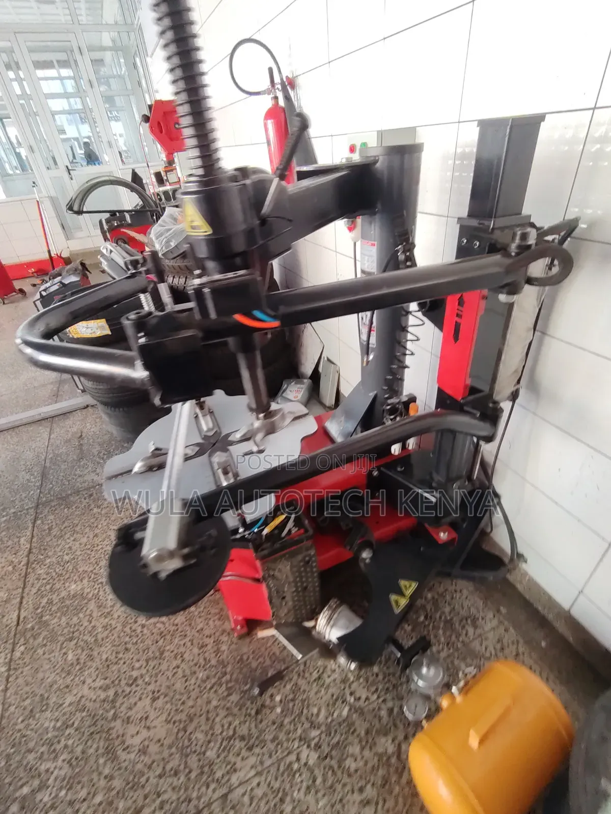 High Volume Tyre Service Operations Tyre Changer STC 768R Sunshine