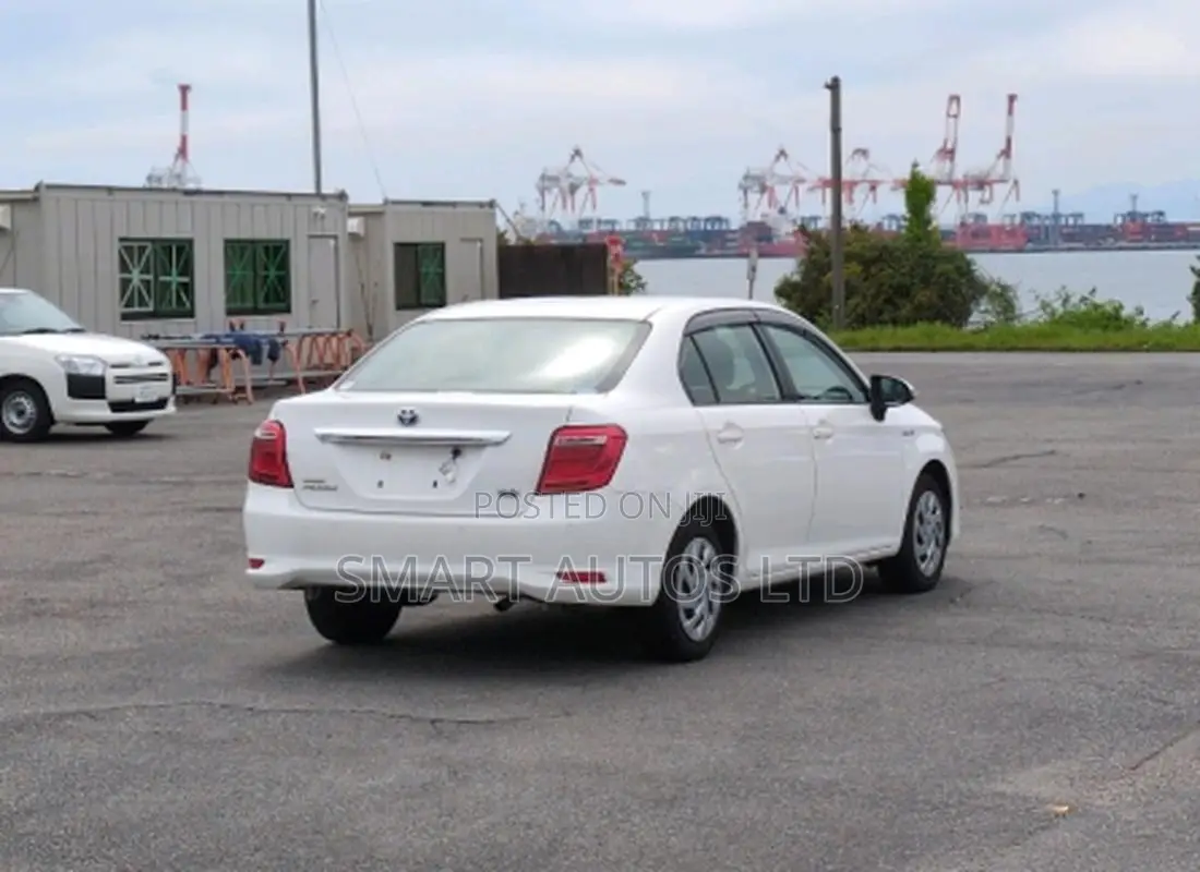 Toyota Axio 1.5 Hybrid 2WD 2020 Pearl