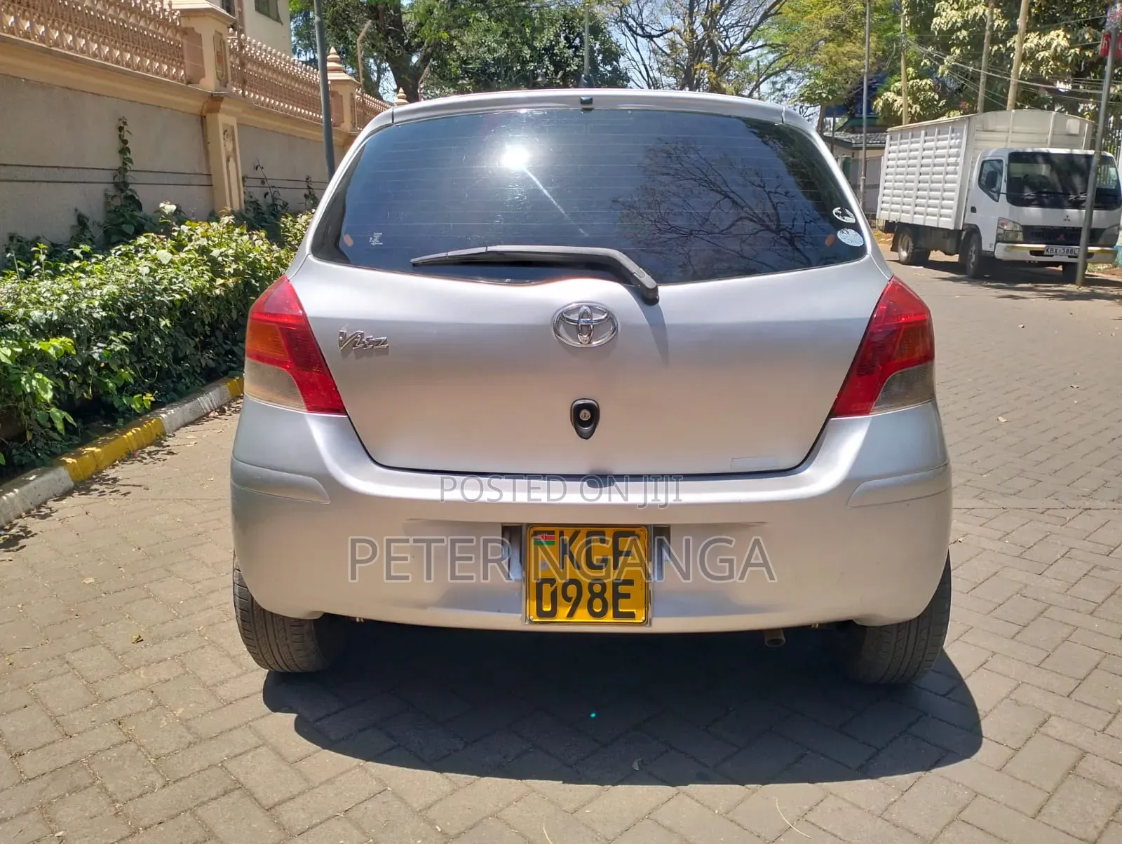 Toyota Vitz 2008 Silver