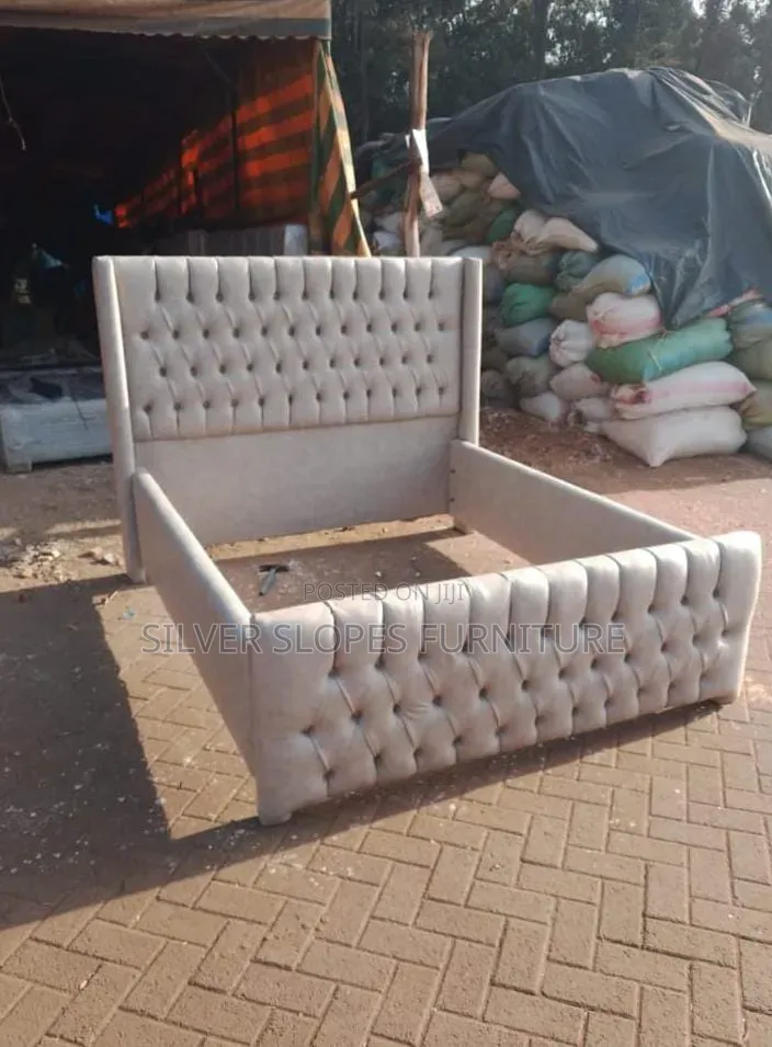 5by6 Chester Bed.