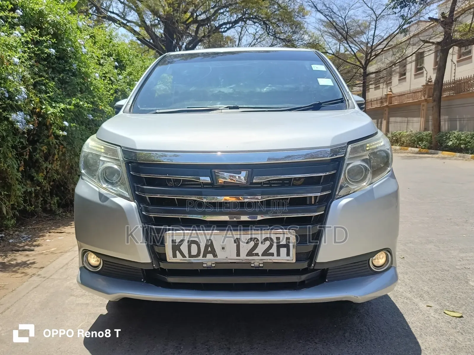 Toyota Noah 2014 Silver