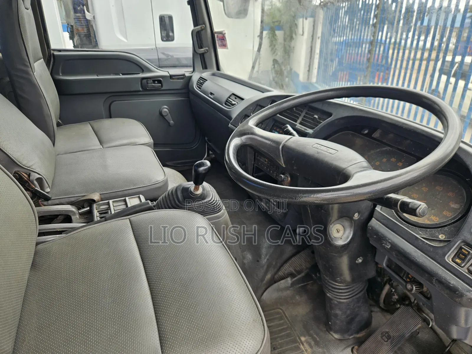 Isuzu FRR 2015 Blue