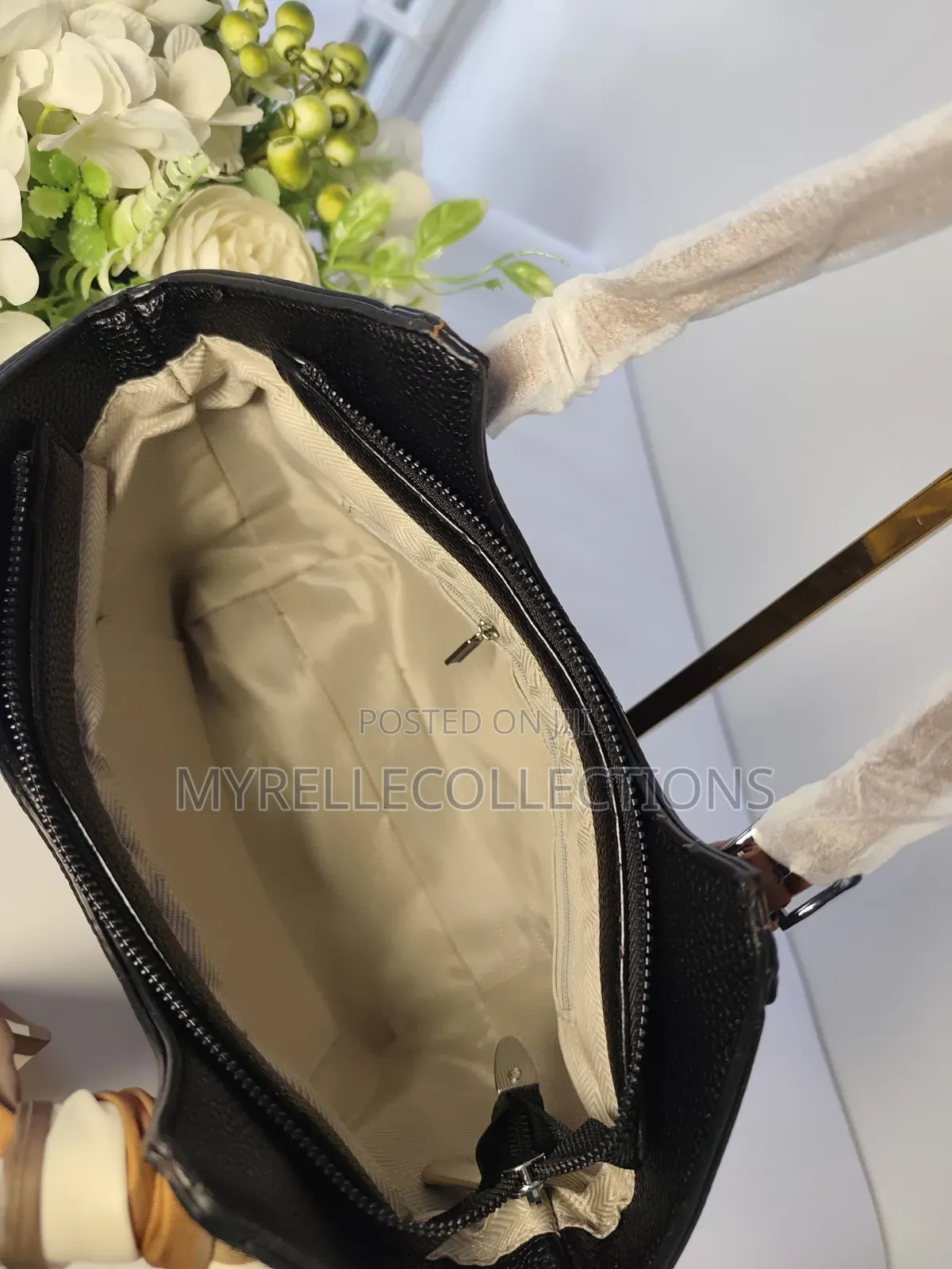 Ladies Black Crossbody Handbag/Affordable Shoulder Bag