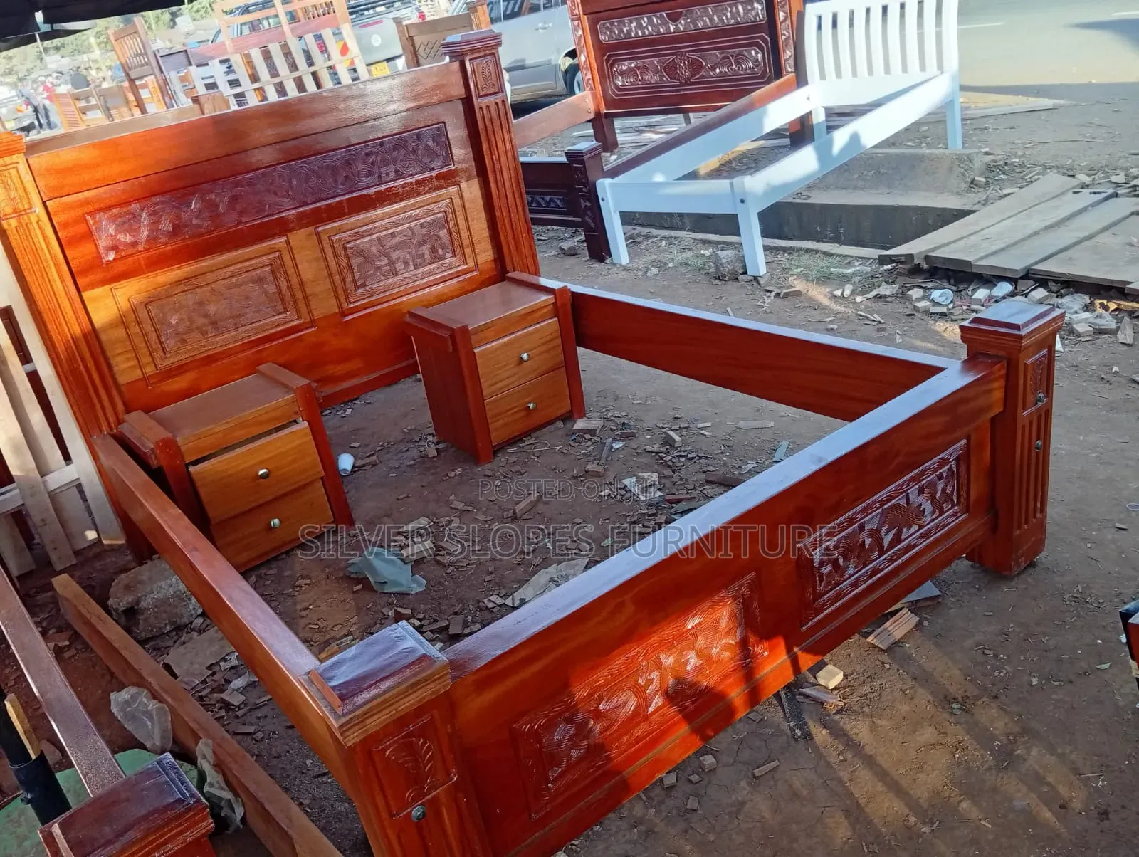 King Size/6by6 Mahogany Bed