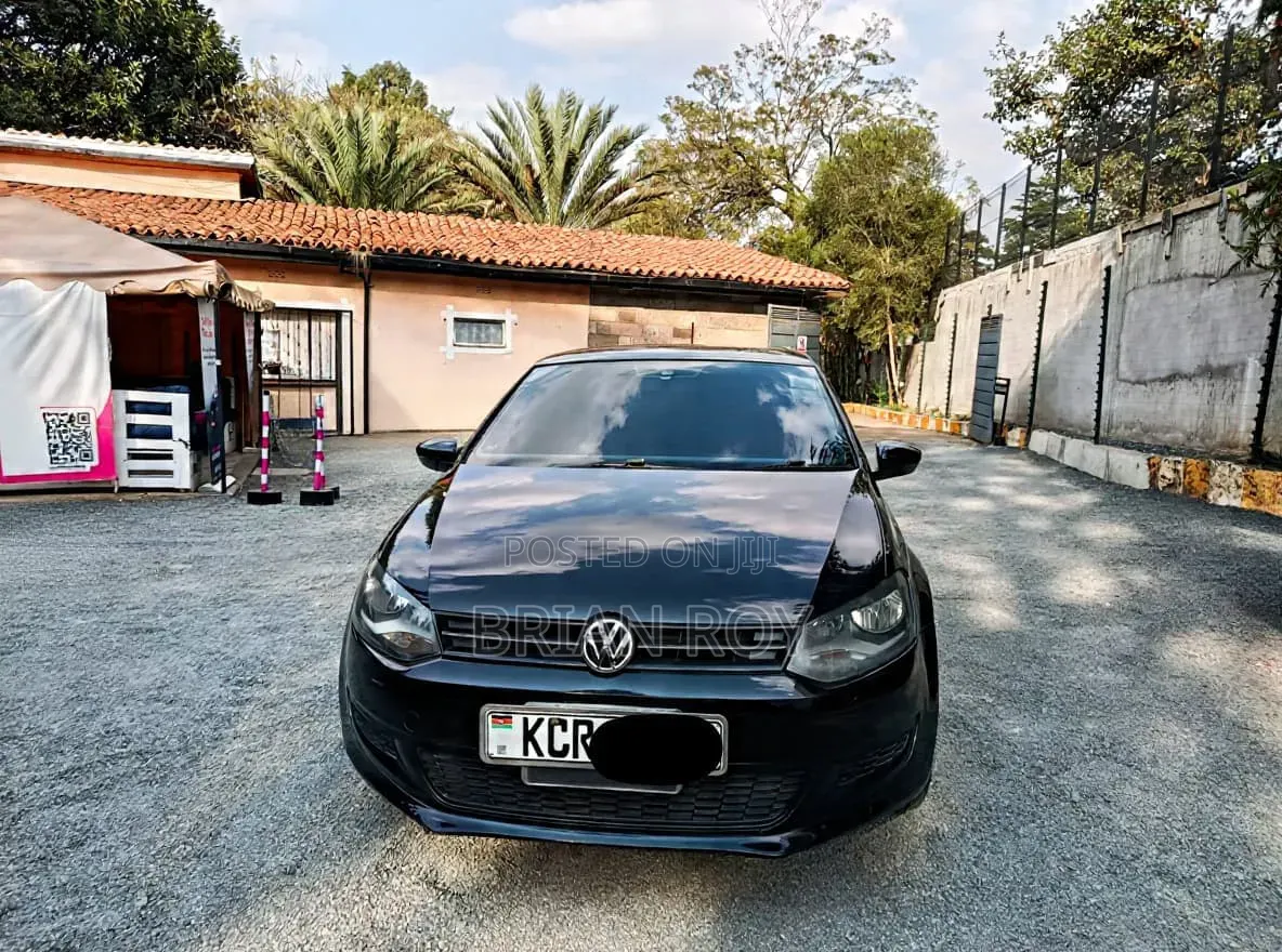 Volkswagen Polo 2011 Black