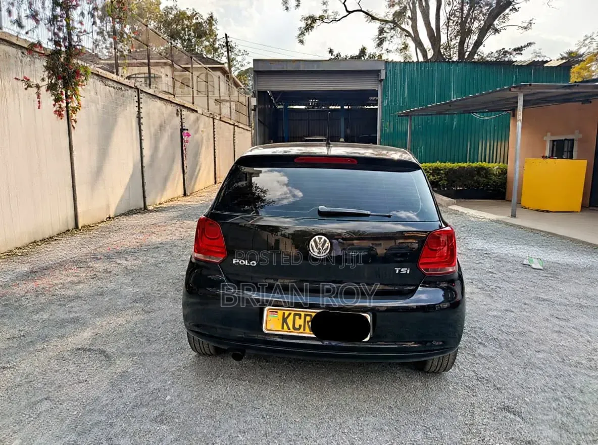 Volkswagen Polo 2011 Black