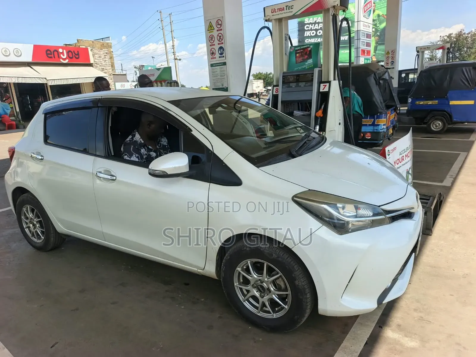 Toyota Vitz 2018 White
