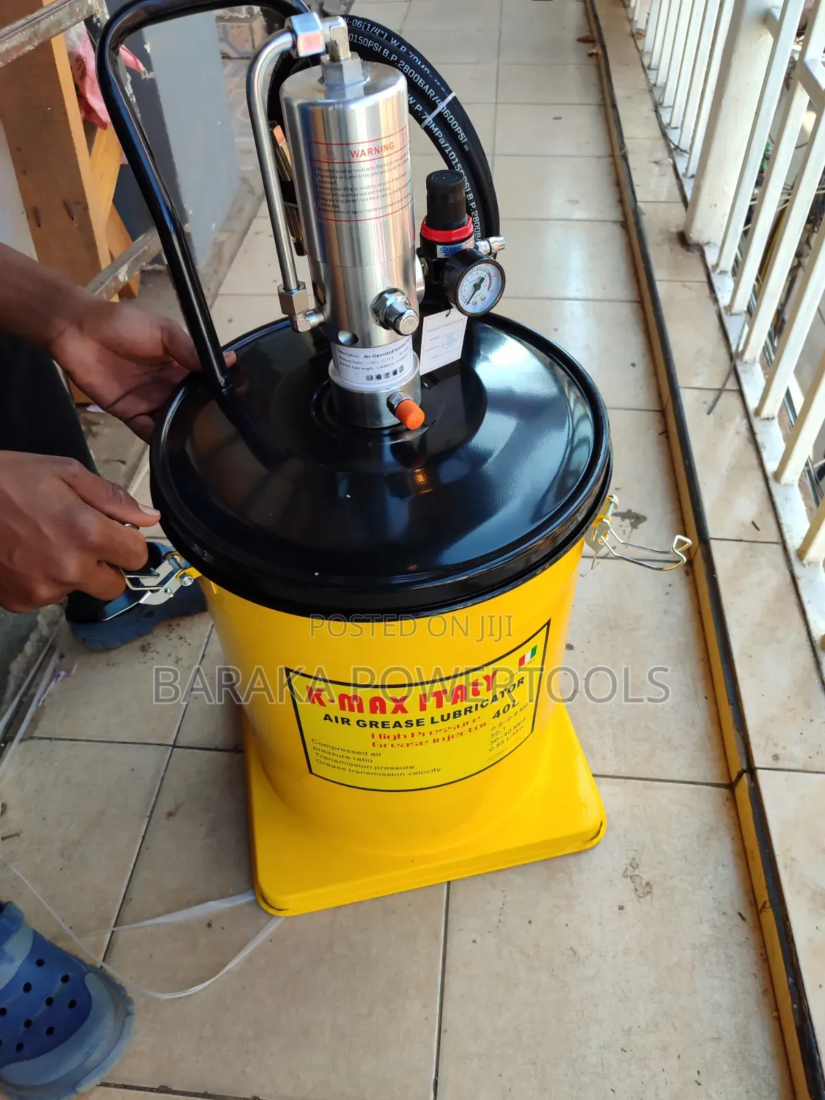 aK-MAX ITALY 40L Air Grease Lubricator / Pneumatic Grease Pump.