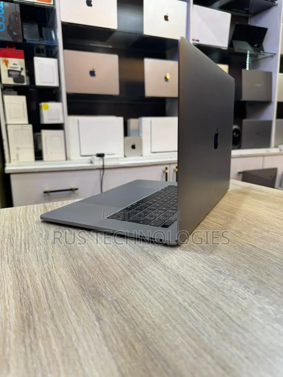 Laptop Apple MacBook Pro 2019 64GB Intel Core i9 SSD 512GB