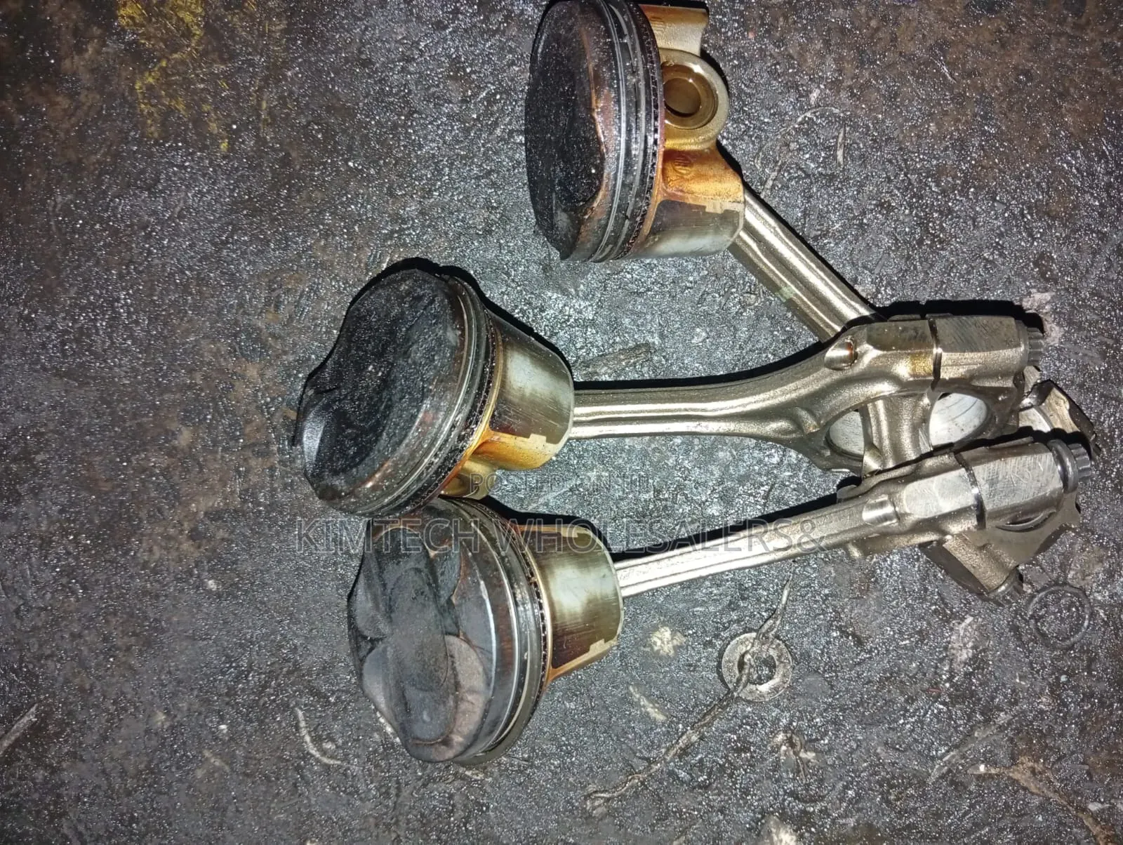Pistons for RO6