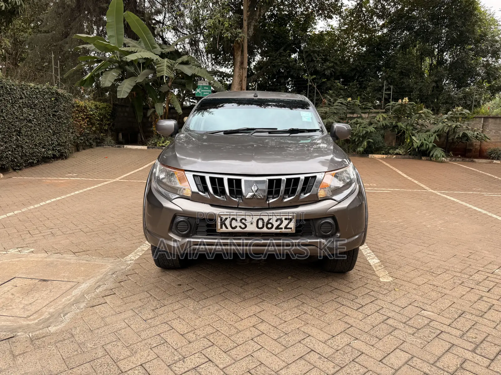 Mitsubishi L200 Double Cab 2.4 154hp 4WD 2017 Gray