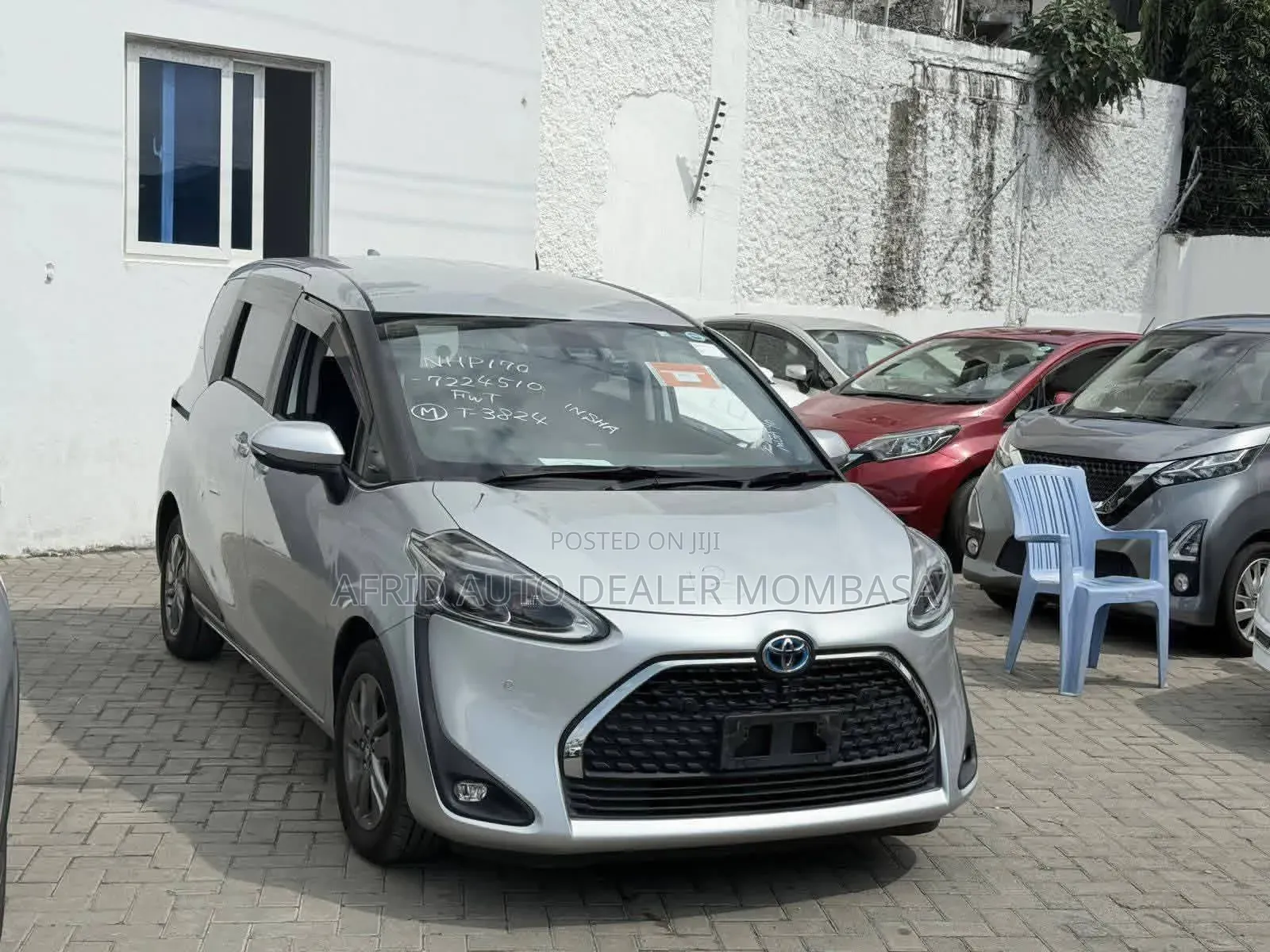 Toyota Sienta 2019 Silver
