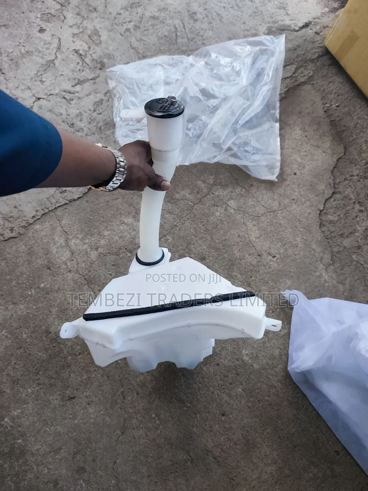Toyota Land Cruiser Prado Fj 150 Windscreen Washer Reservoir