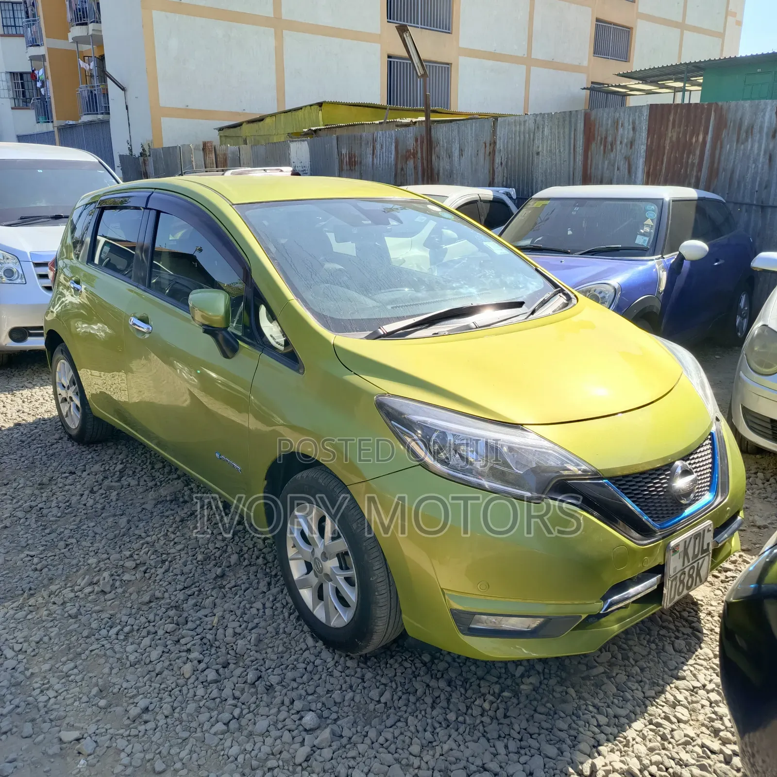 Nissan Note 2017 Green