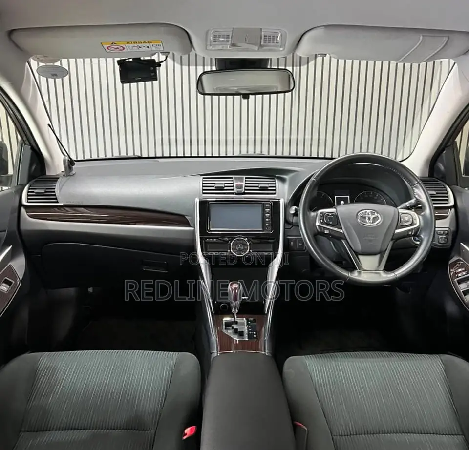Toyota Premio 1.8 FWD 2019 Ivory
