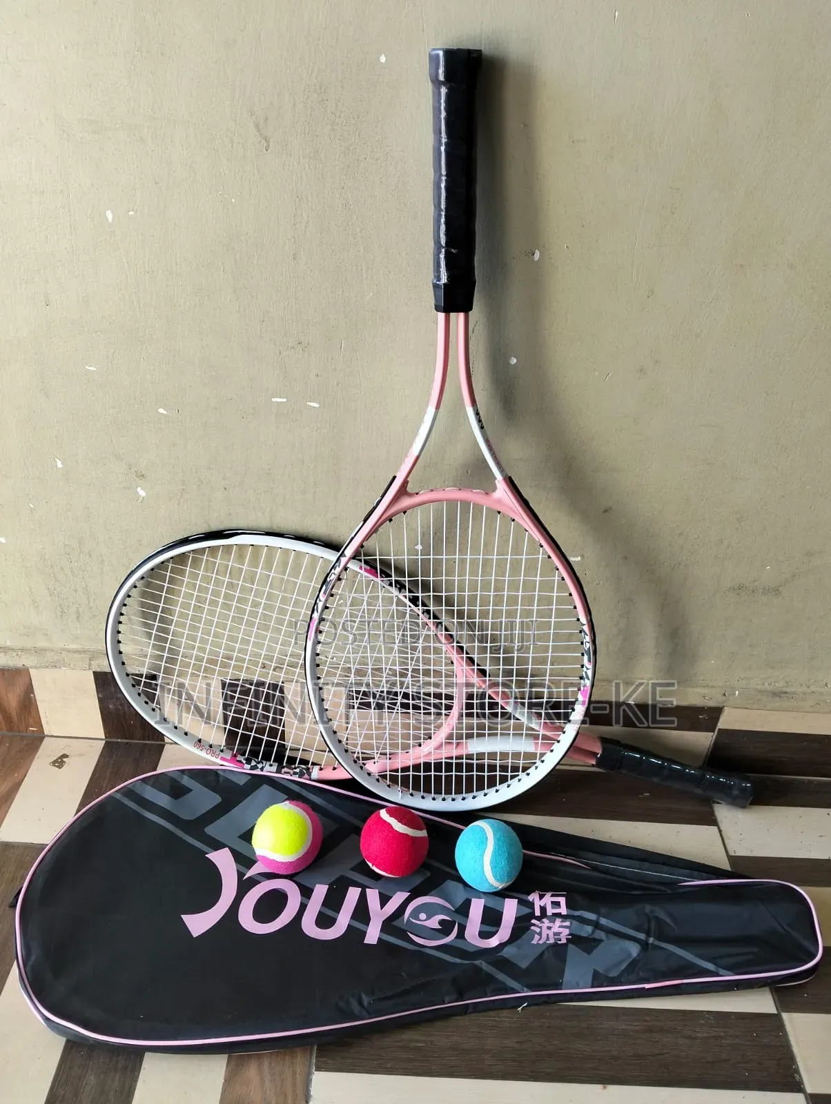 Professional Lawn Tennis Rackets With 3 Balls