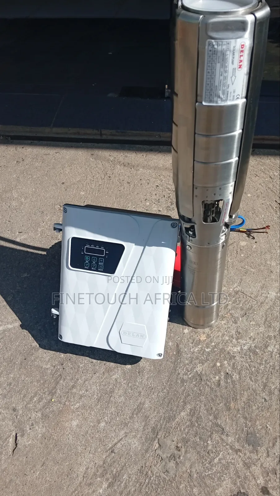 Delan High Capacity Solar Submersible Water Pump
