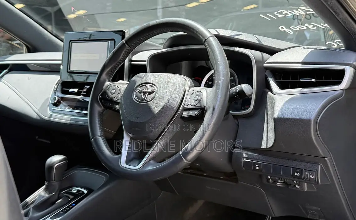 Toyota Corolla Hatchback 2019 Ivory