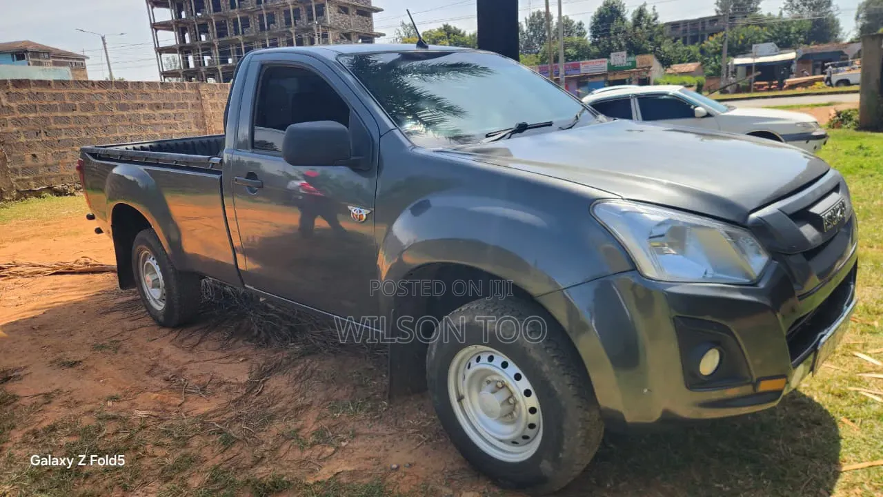 Isuzu D-MAX 2022 Gray