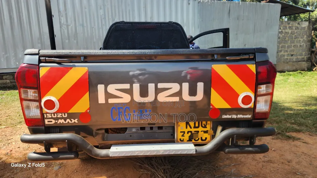Isuzu D-MAX 2022 Gray