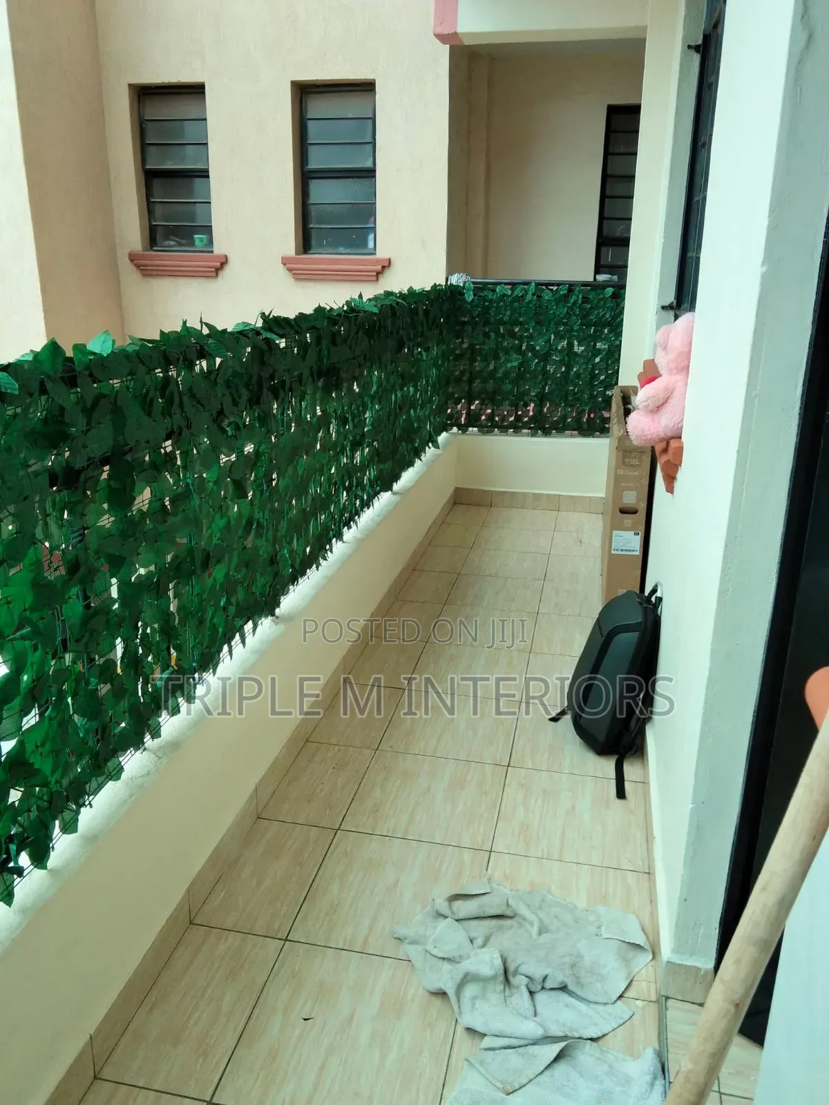 High-Quality Synthetic Ivy Leaf Fence for Balcony Privacy