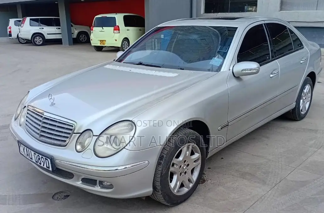 Mercedes-Benz E200 2005 Silver