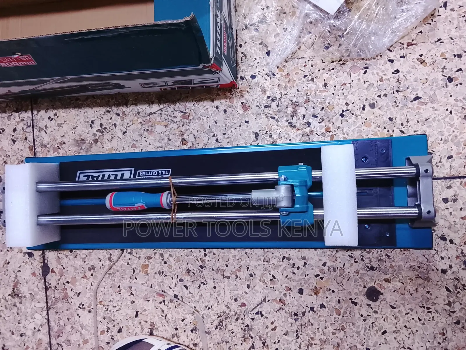 Total 600mm Manual Tile Cutter