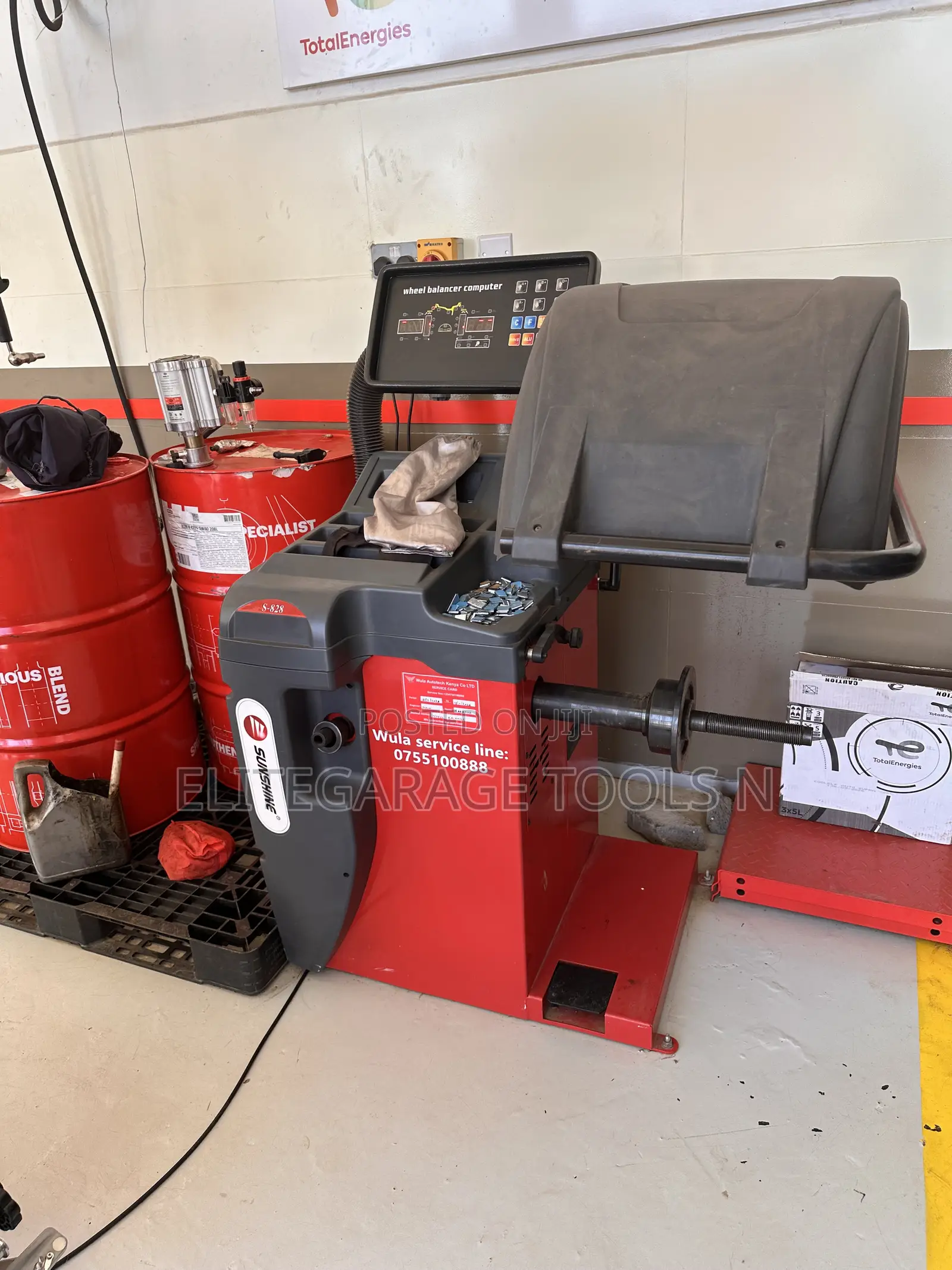 Heavy Commercial Italian Wheel Balancer