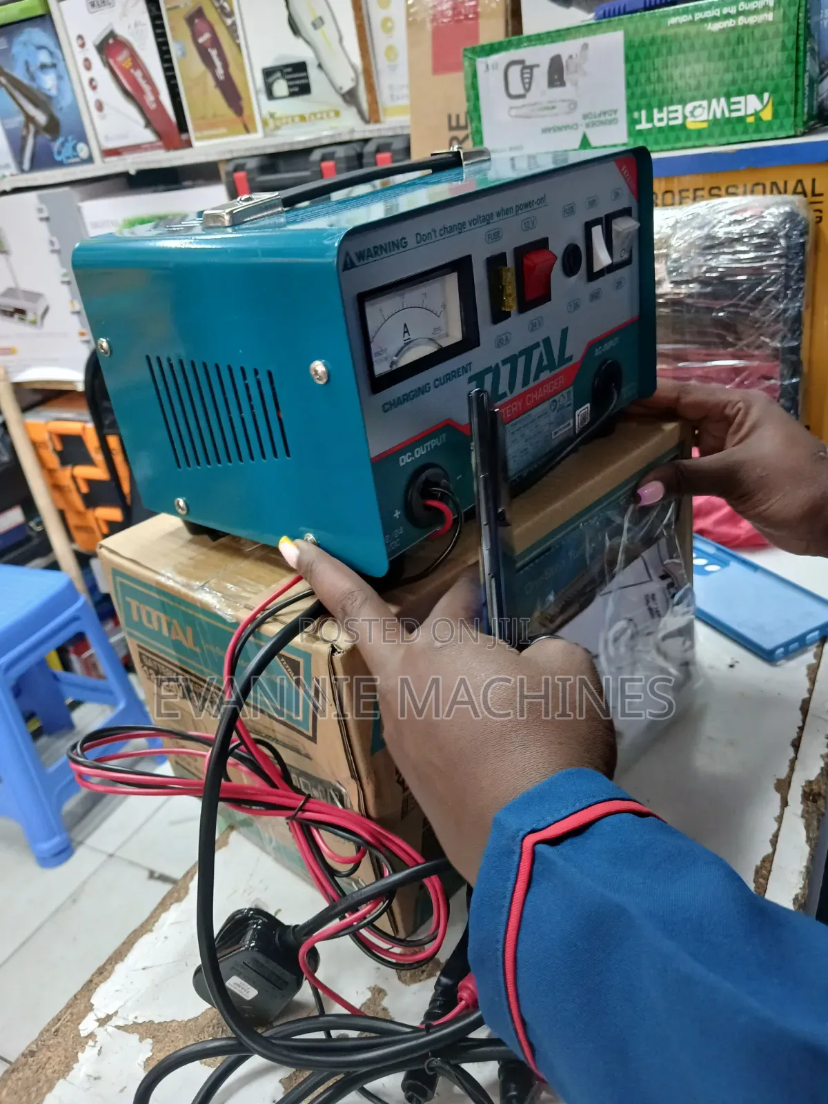 Total TBC1601 12v/24v Battery Charger