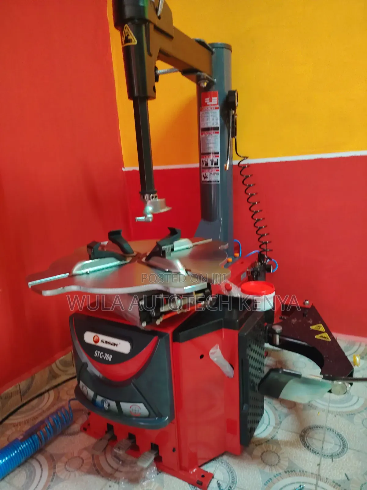 Heavy Duty Rotating Turntable Tyre Changer STC 768 Sunshine Italy