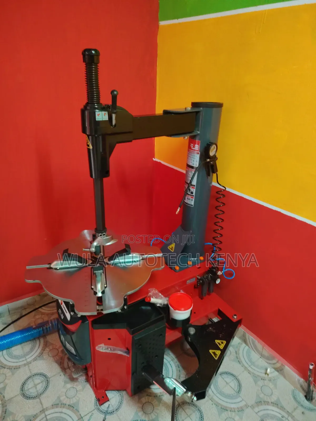 Heavy Duty Rotating Turntable Tyre Changer STC 768 Sunshine Italy