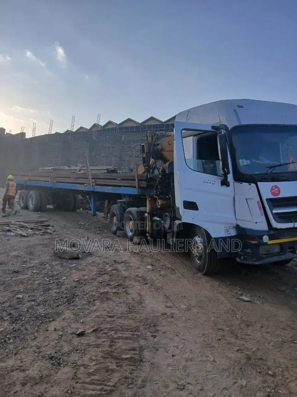 Trailer With Crane Is Available in Nairobi, 24/7