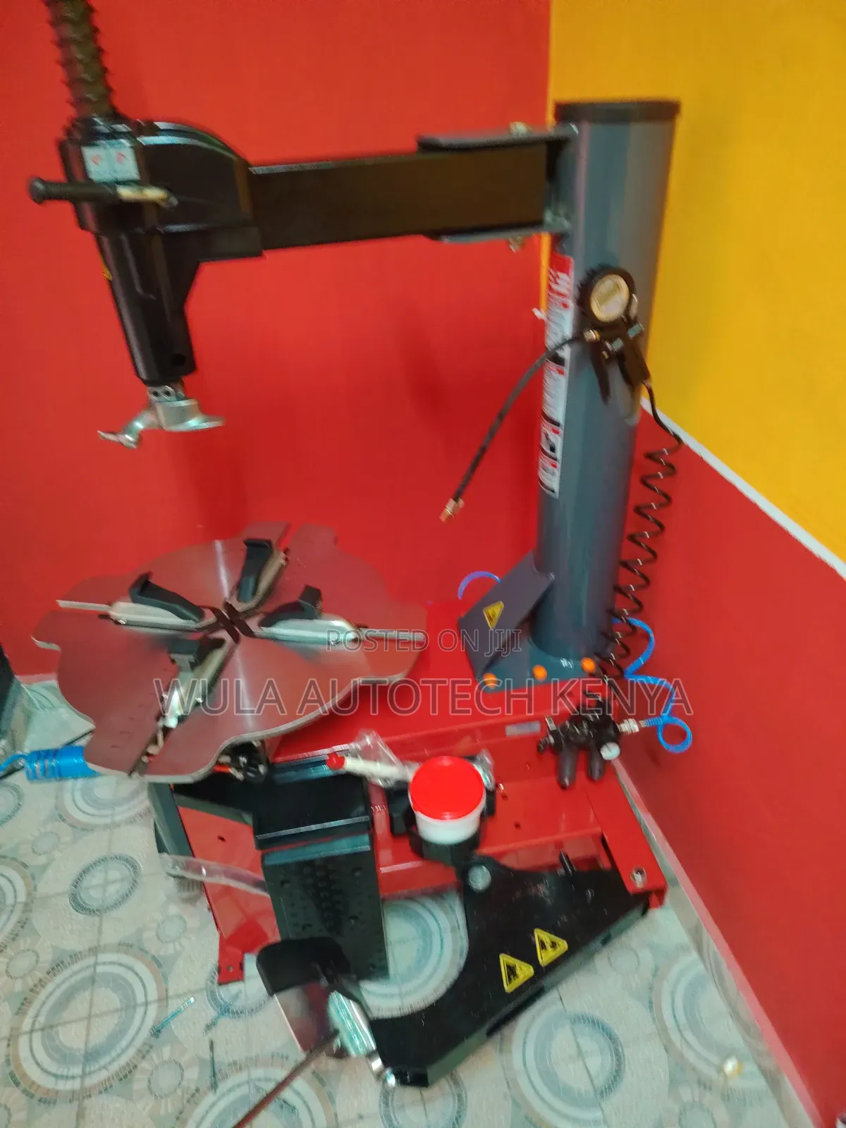 3 Foot Pedal Control System Tyre Changer STC 768 Sunshine Italy