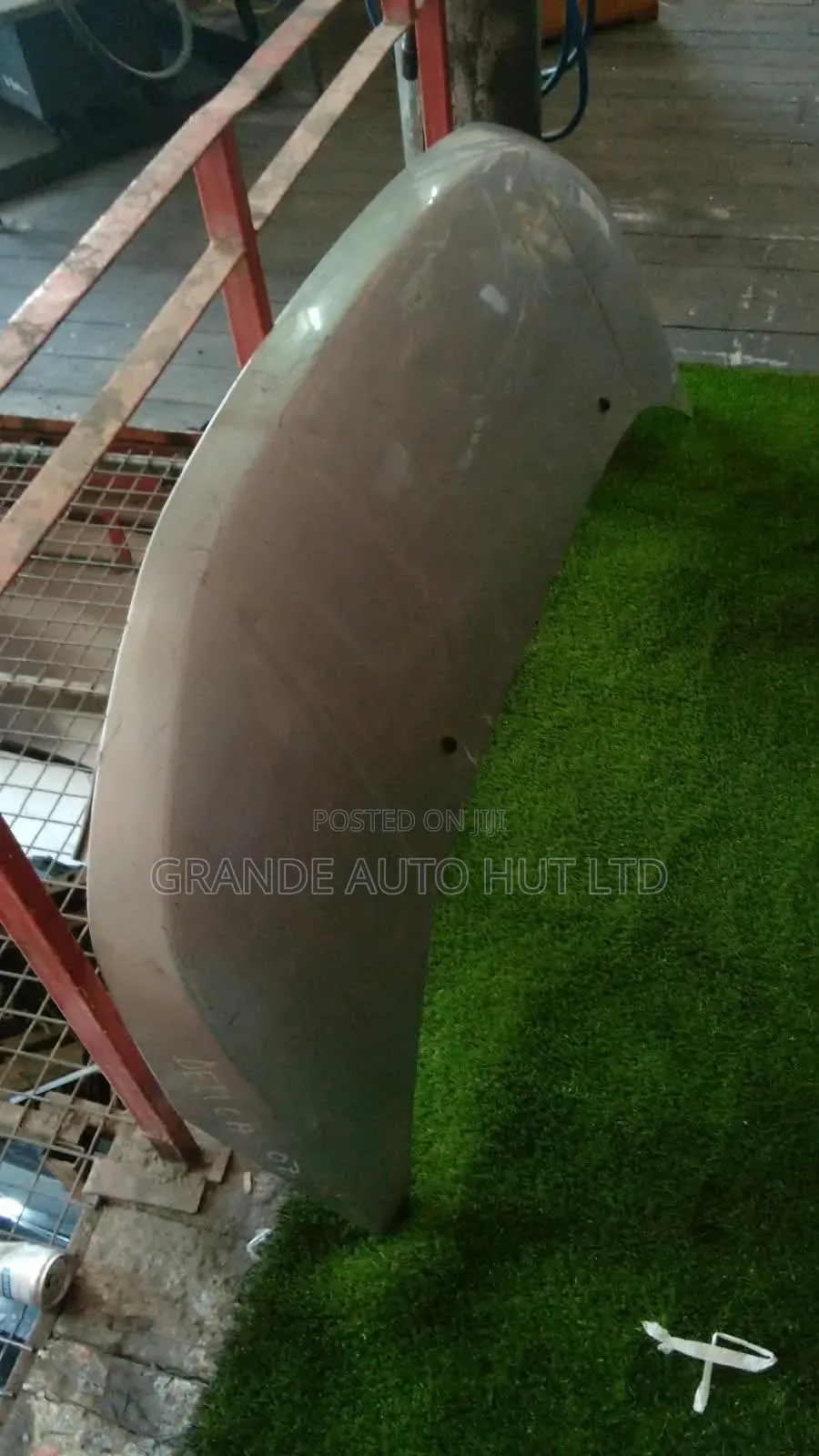 Mitsubishi Delica Bonnet