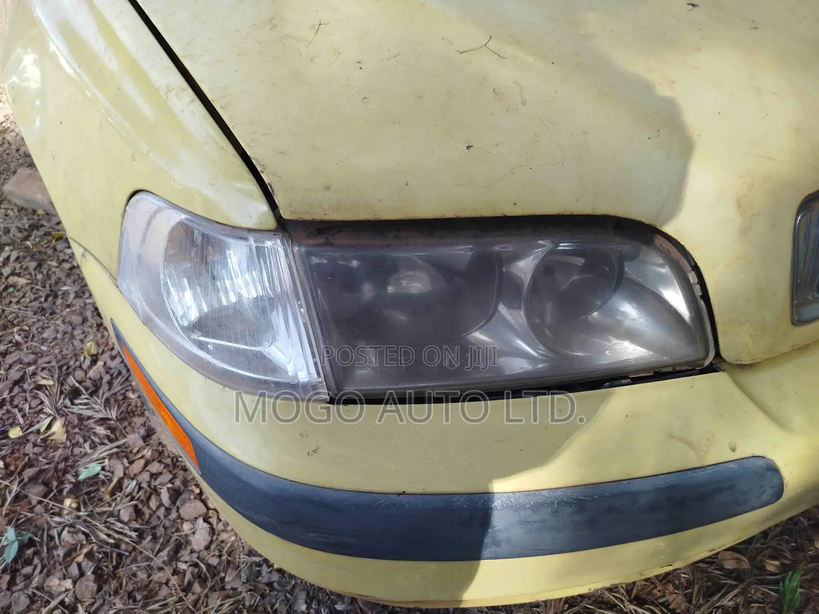 Volvo S60 2000 Yellow