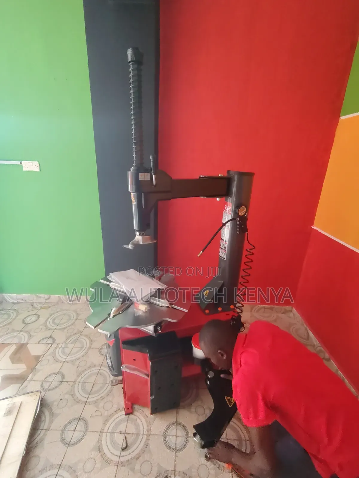 Pneumatic /Pressurized Heavy Duty Tyre Changer STC-768 Sunshine Italy