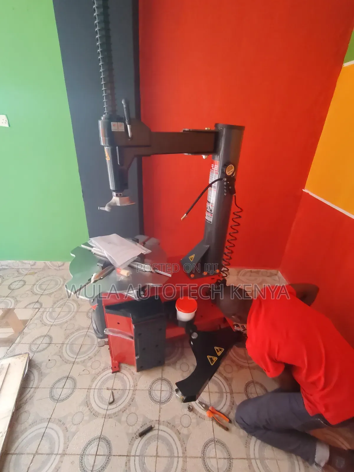 Pneumatic /Pressurized Heavy Duty Tyre Changer STC-768 Sunshine Italy